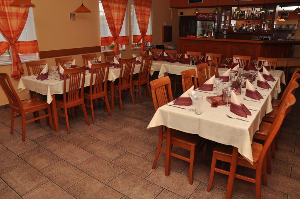 Pension & Restaurant Silma With Wellness Rychvald Eksteriør bilde