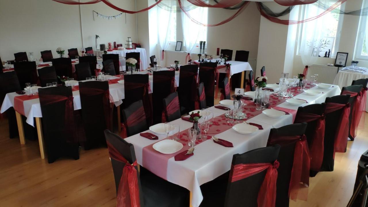 Pension & Restaurant Silma With Wellness Rychvald Eksteriør bilde